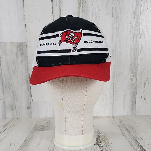 Reebok Tampa Bay Buccaneers NFL red black white baseball hat cap mesh snapback - Picture 1 of 9